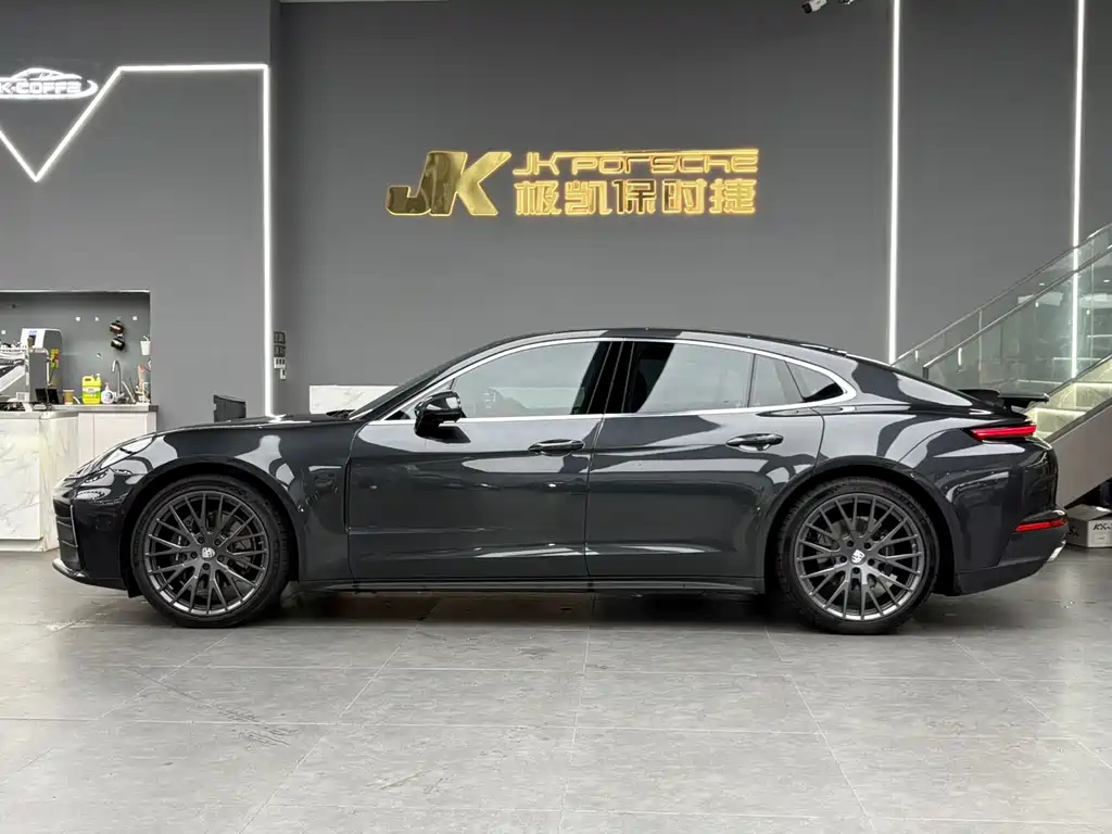 Porsche Panamera — миниатюра 12