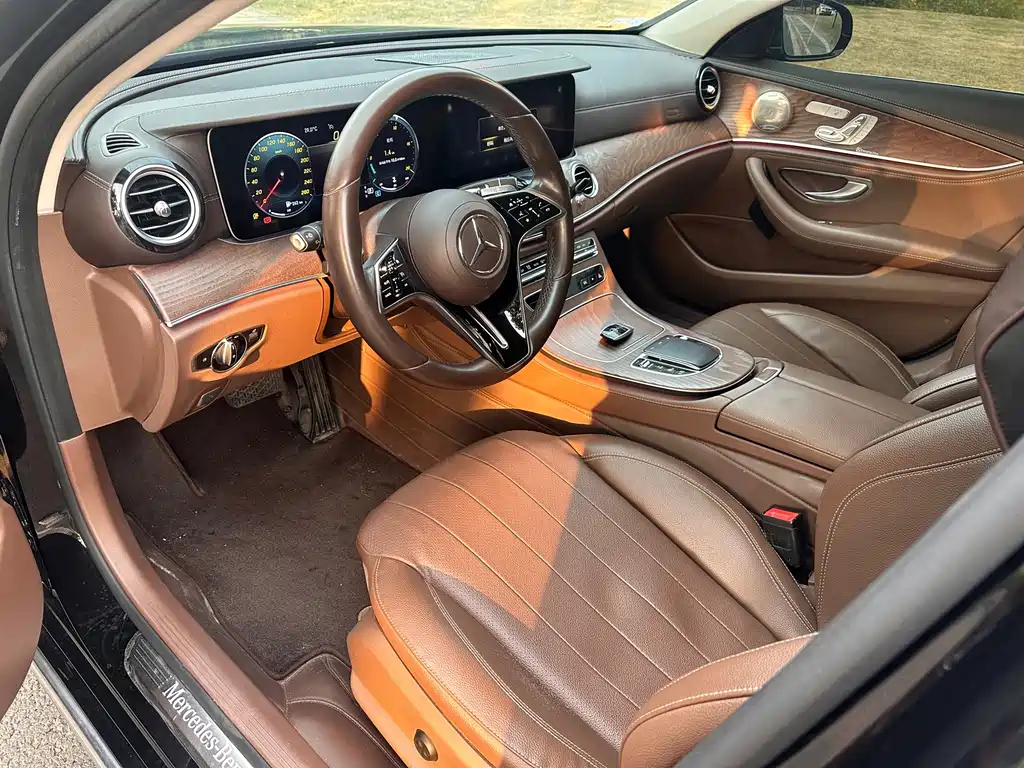 Mercedes-Benz E-Class — миниатюра 4