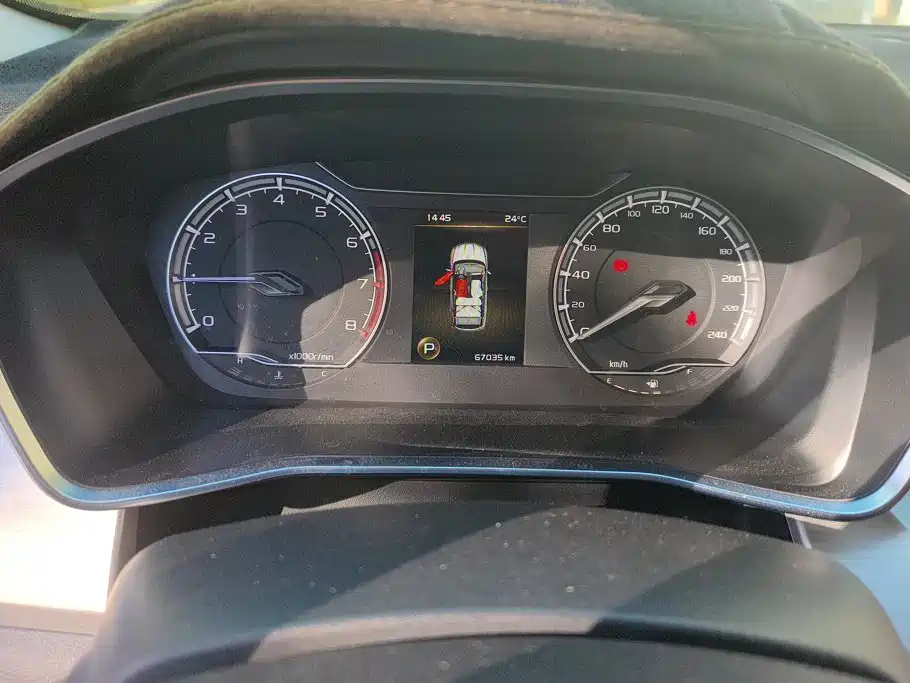 Geely Binyue — миниатюра 14