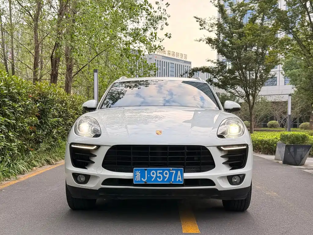 Porsche Macan — миниатюра 2