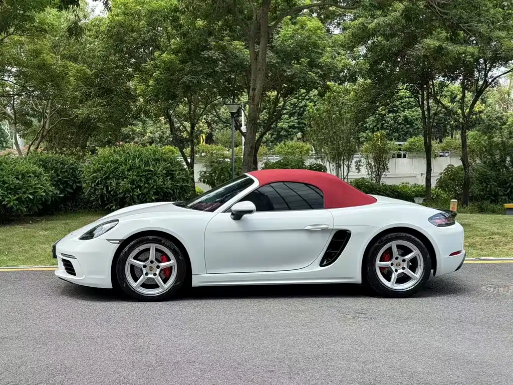 PORSCHE  718