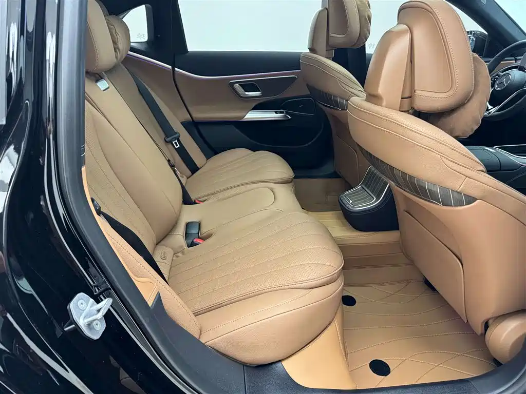 Mercedes-Benz E-Class E 2025 E 300 L Fashion