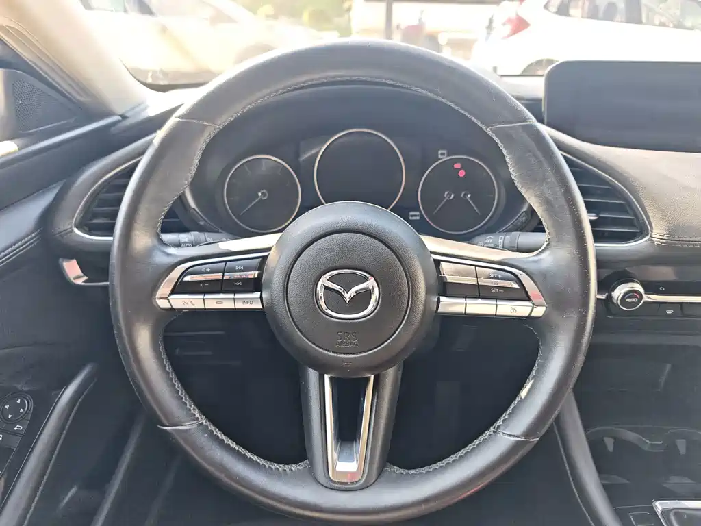 Mazda 3 Axela — миниатюра 13