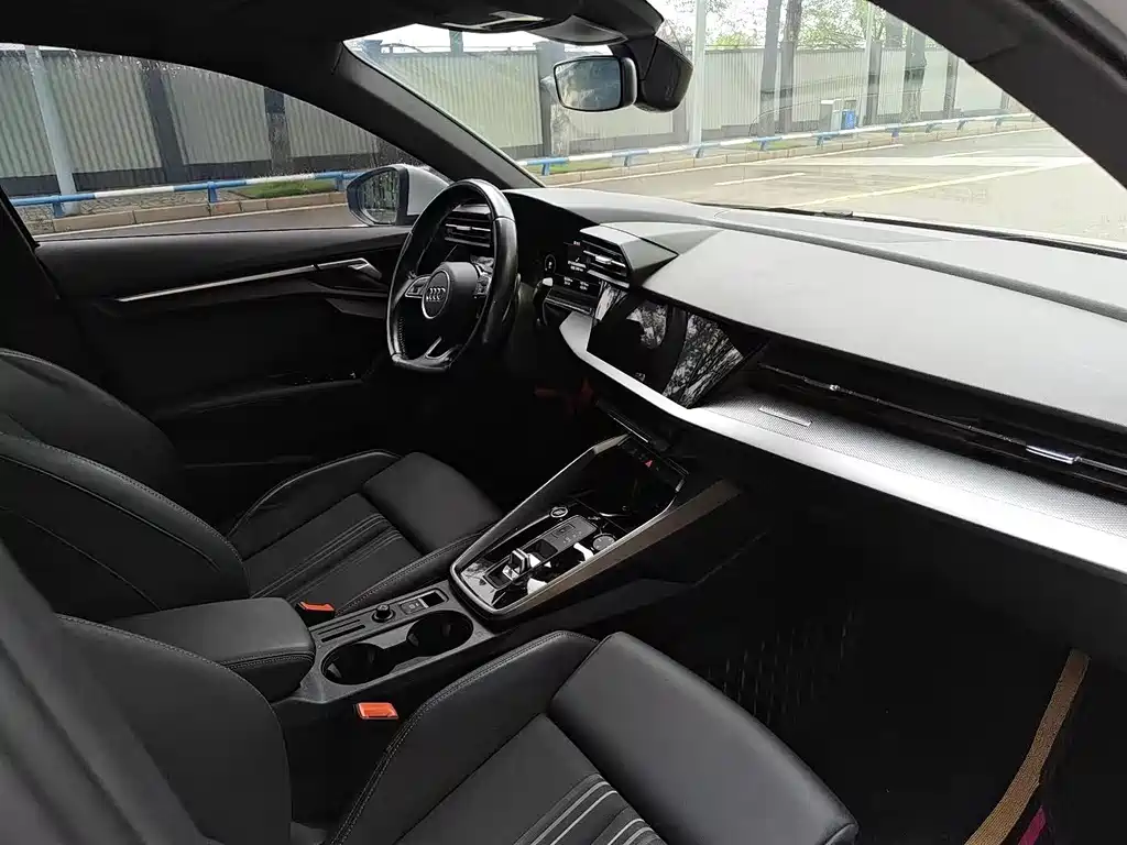 Audi A3 - фото 4