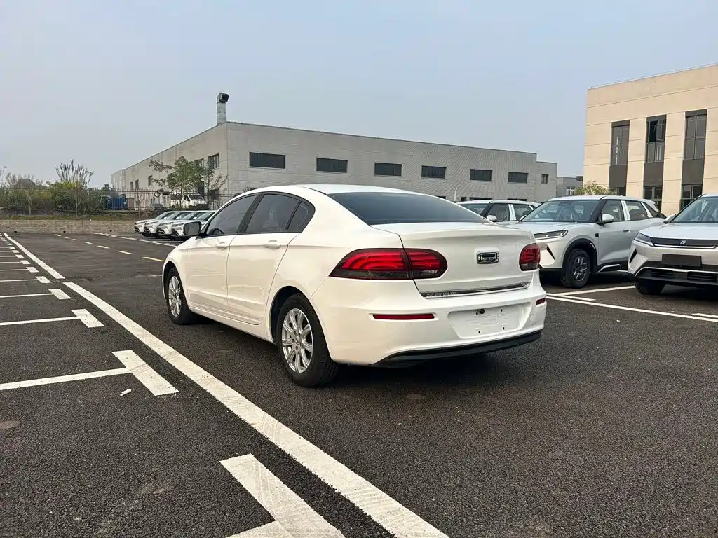 Qoros Qoros 3 — миниатюра 7