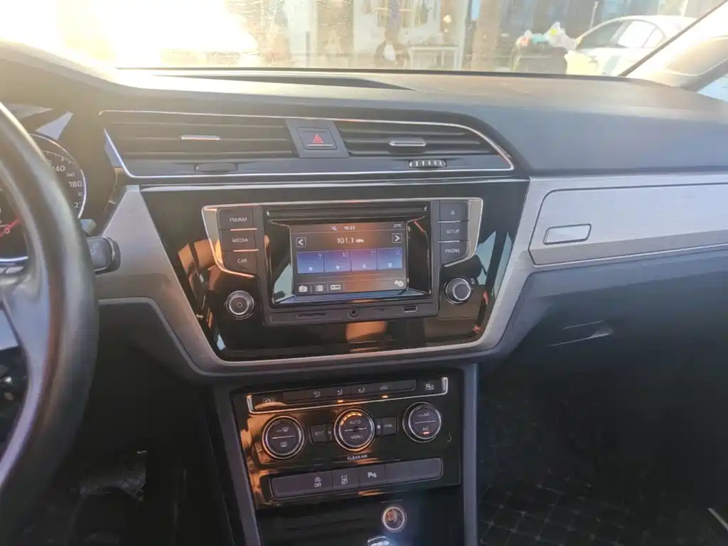 Volkswagen Touran — миниатюра 9