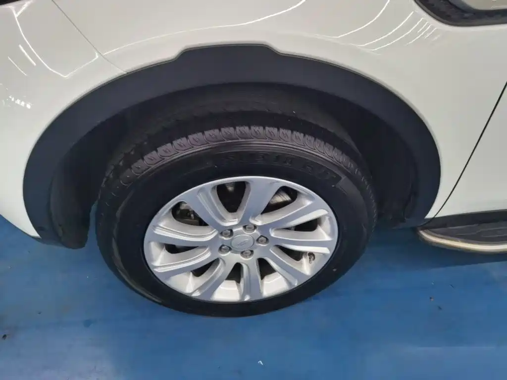 Land Rover Discovery Sport — миниатюра 23