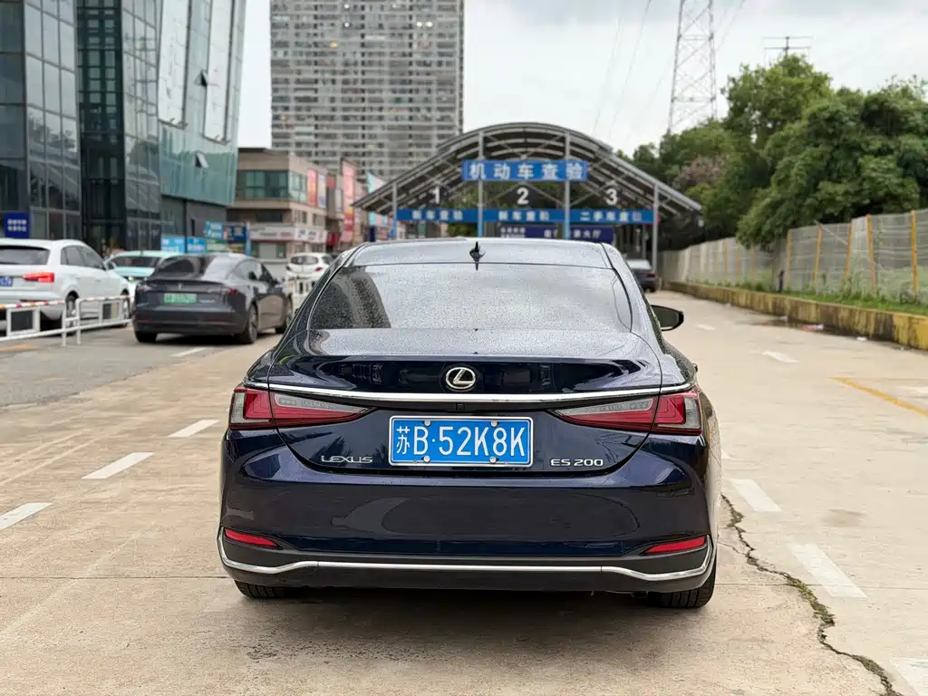 Lexus ES — миниатюра 5