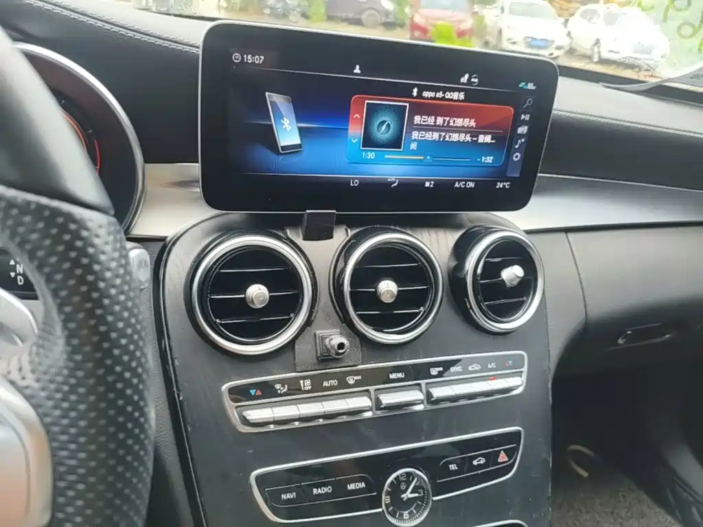Mercedes-Benz C-Class — миниатюра 13