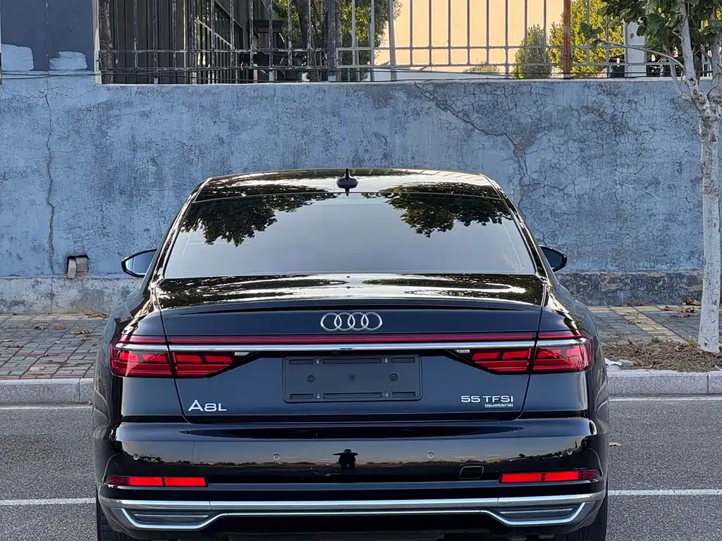 Audi A8 — миниатюра 6