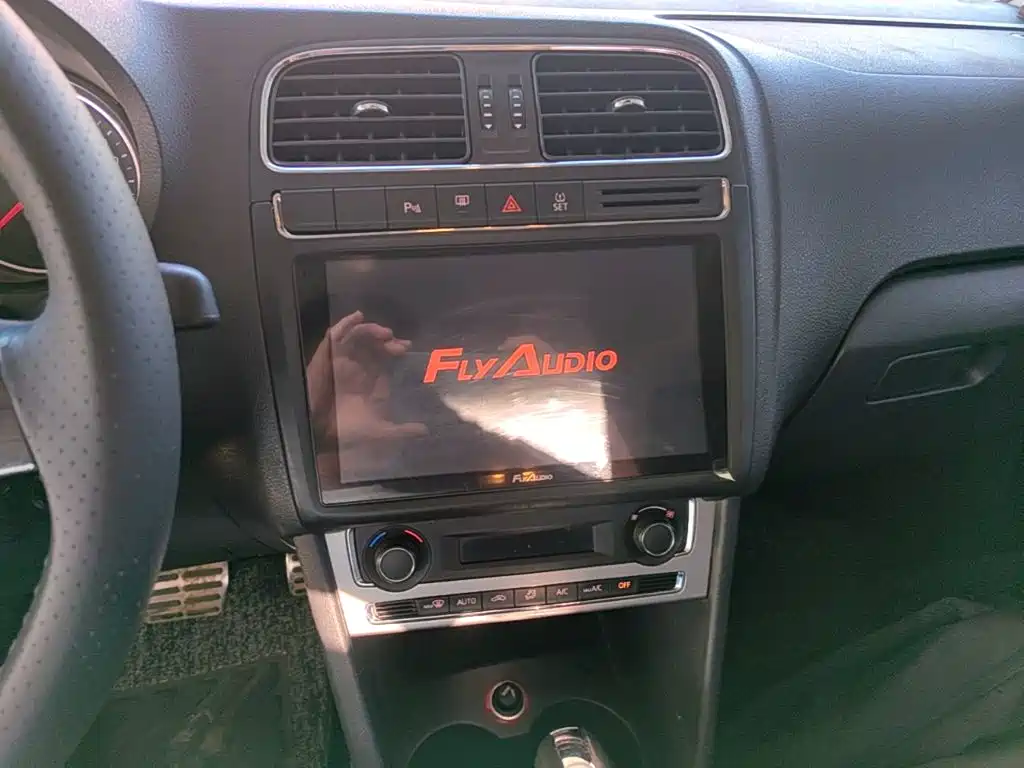 Volkswagen Polo — миниатюра 13