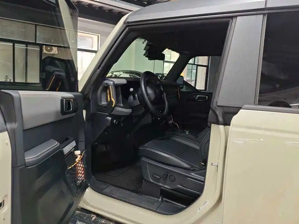 Ford Bronco — миниатюра 5