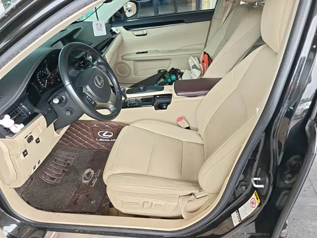 Lexus ES — миниатюра 15