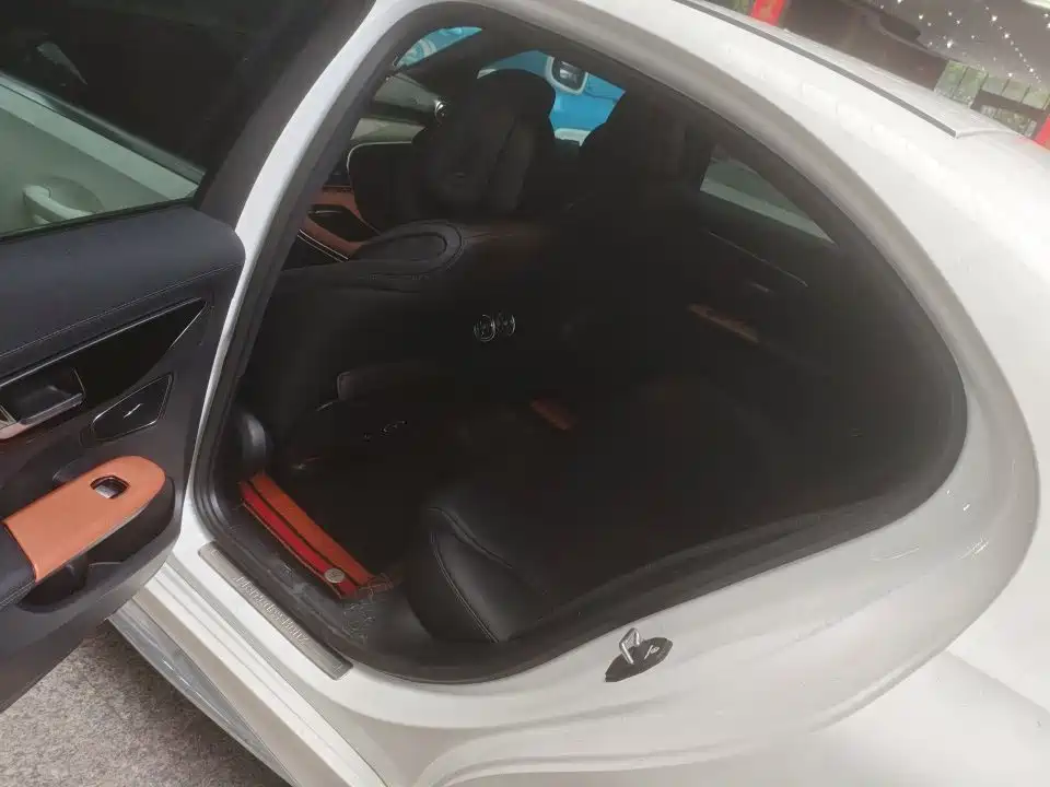 Mercedes-Benz C-Class — миниатюра 6