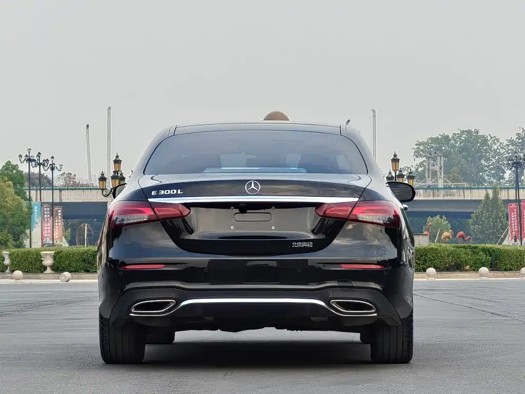 Mercedes-Benz E-Class — миниатюра 5