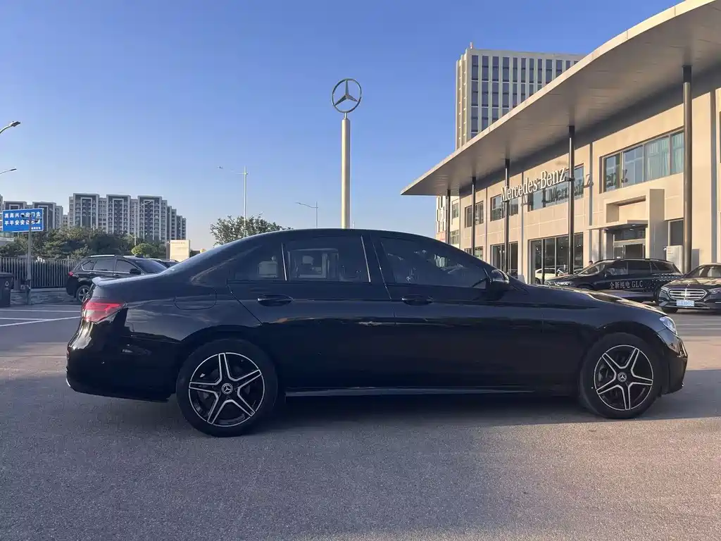 Mercedes-Benz E-Class (Import) — миниатюра 12