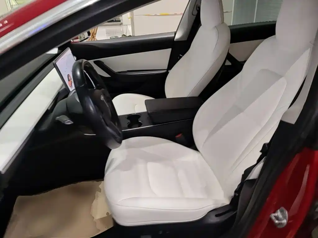 Tesla Model 3 — миниатюра 15