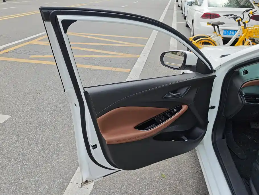 Buick Verano — миниатюра 7