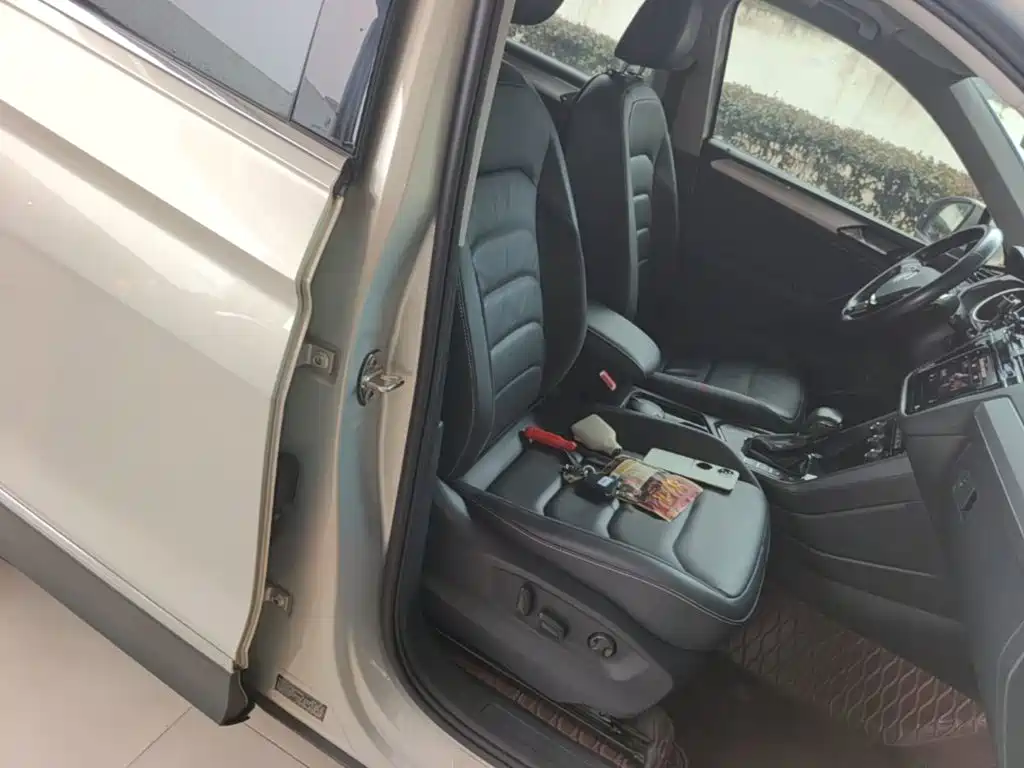 Volkswagen Tiguan L — миниатюра 25