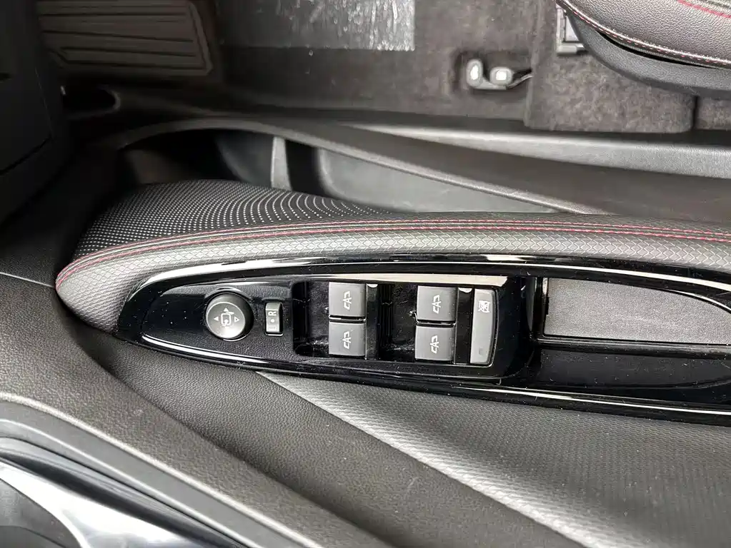 Buick Verano — миниатюра 22
