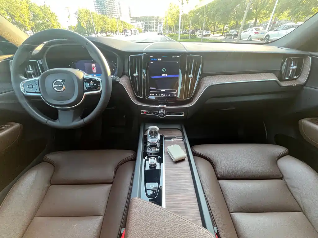 Volvo XC60 — миниатюра 8