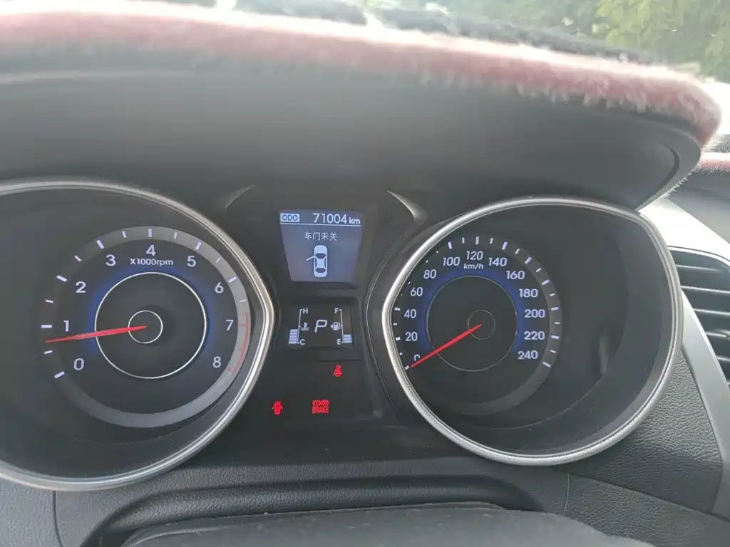 Hyundai Elantra Langdong — миниатюра 13