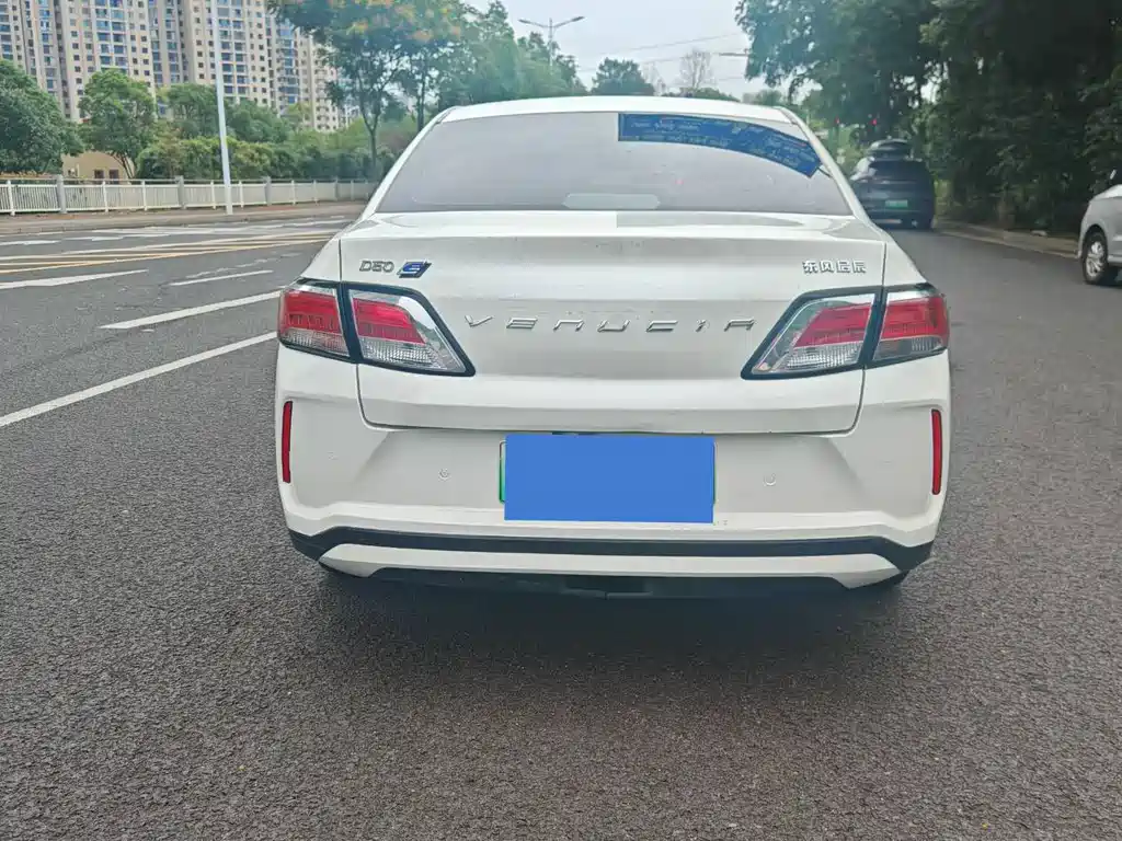 Venucia D60 EV — миниатюра 9