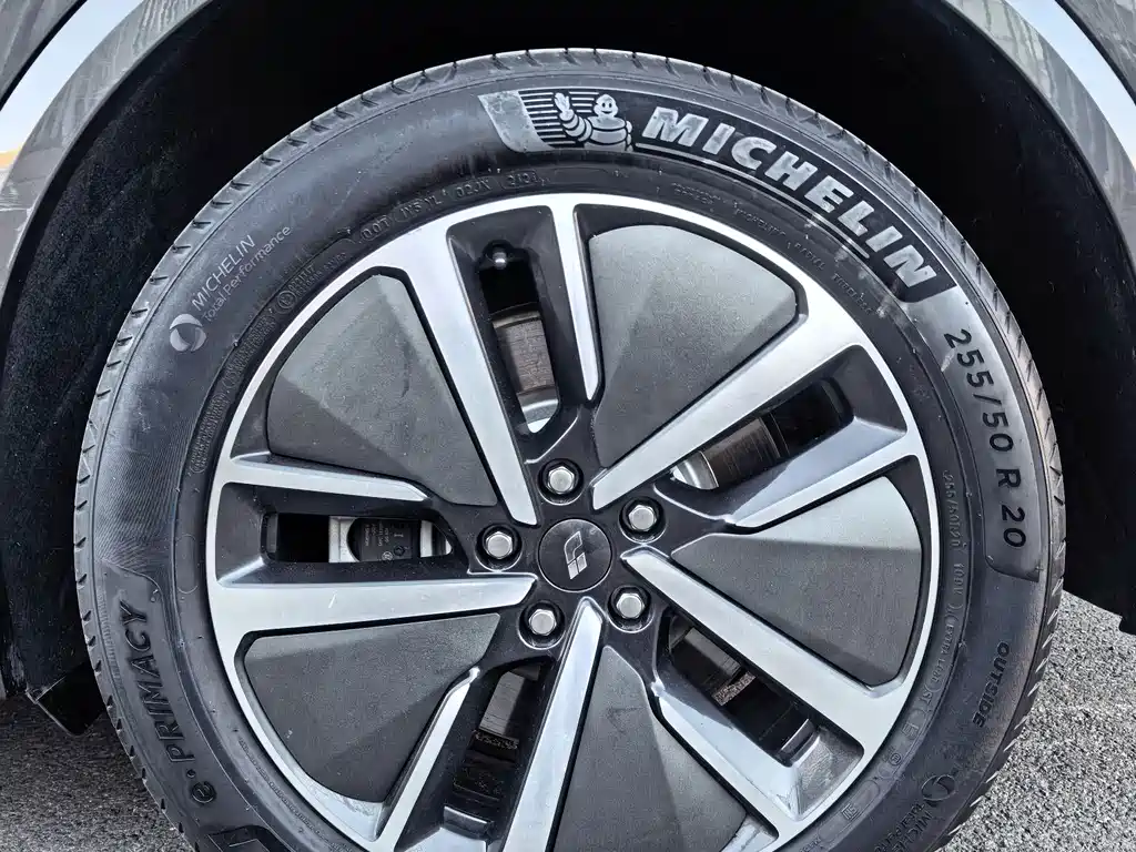 Li Auto Li L8 — миниатюра 11