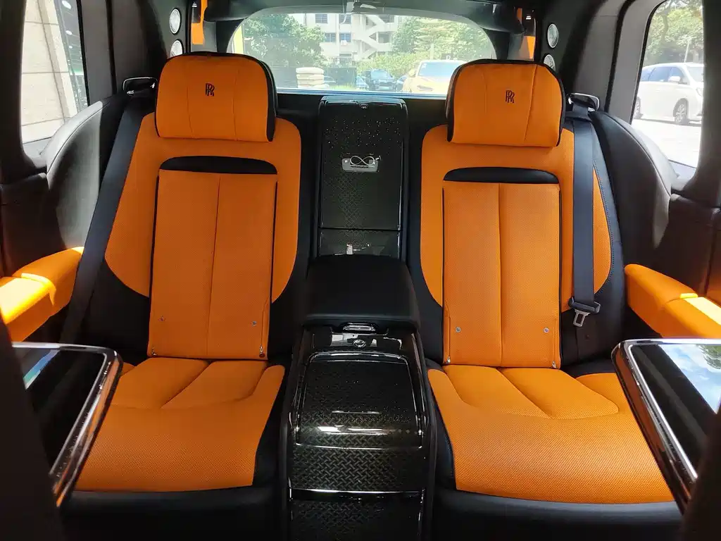 Rolls-Royce Cullinan — миниатюра 4