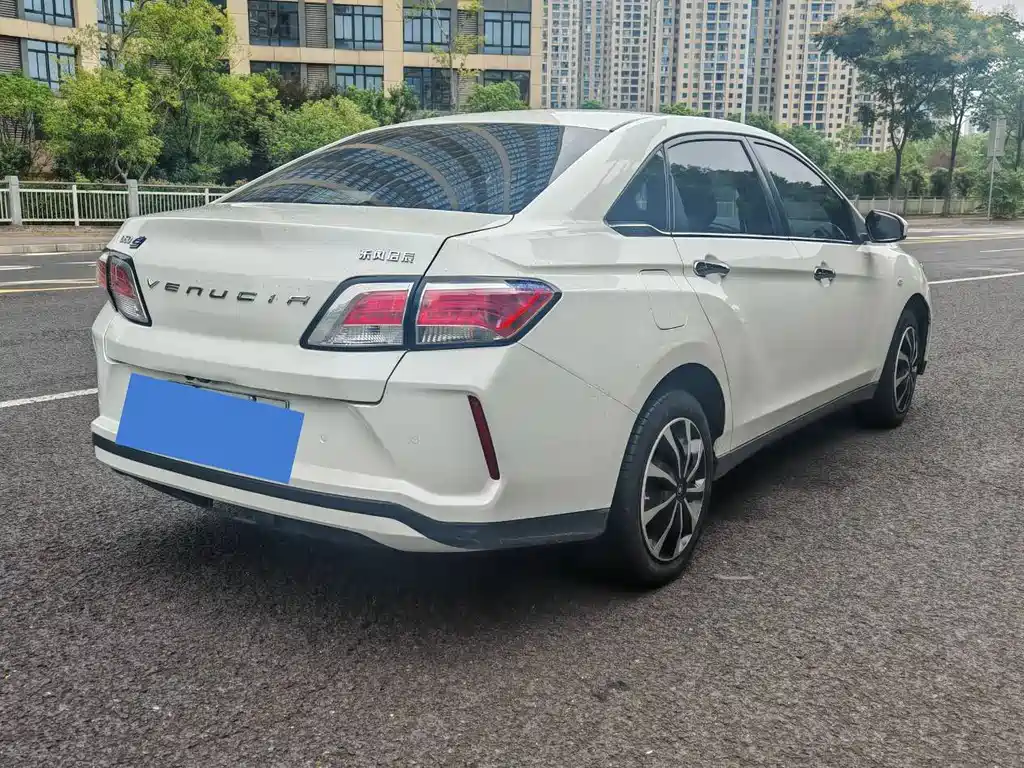 Venucia D60 EV — миниатюра 10
