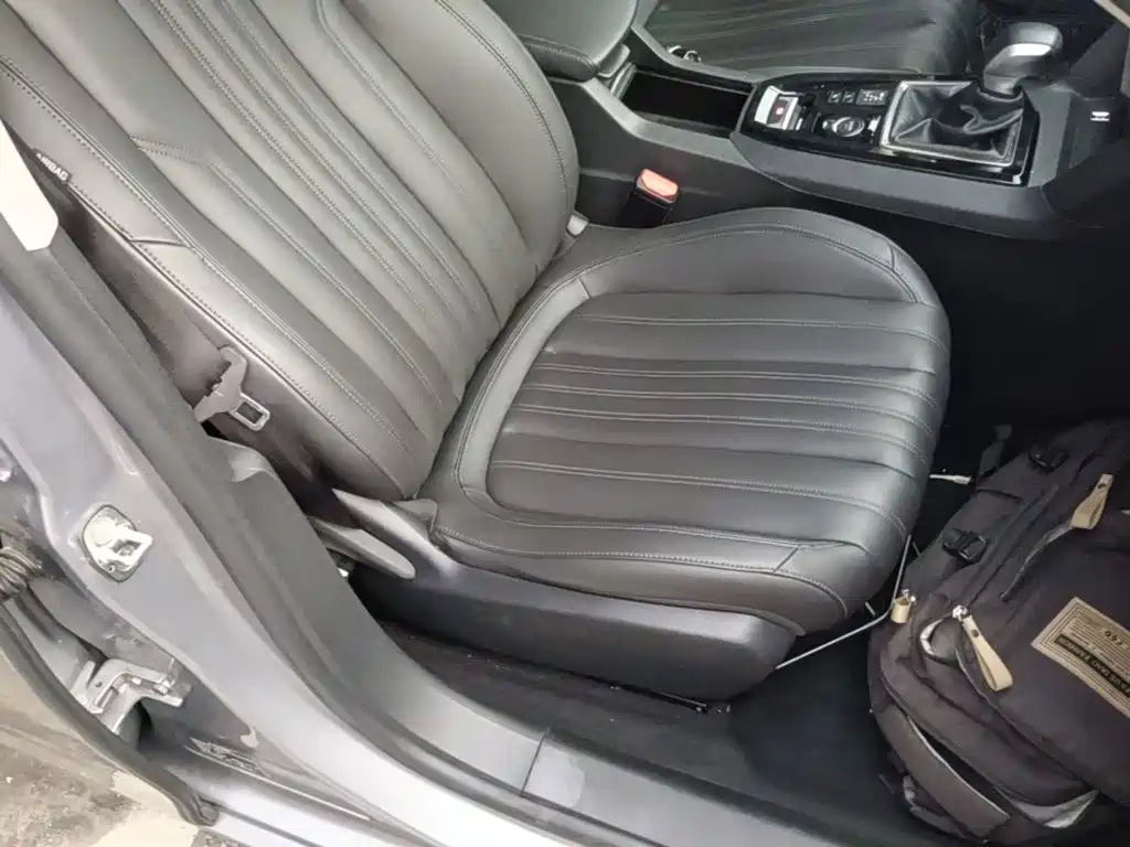Peugeot 408 — миниатюра 25