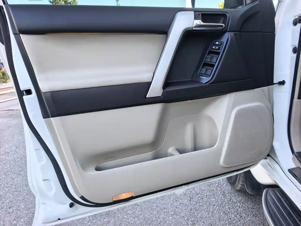 Toyota Prado — миниатюра 5