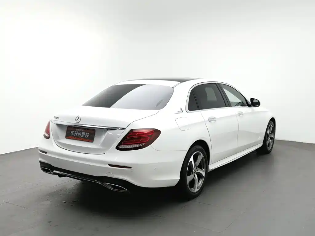 Mercedes-Benz E-Class — миниатюра 2