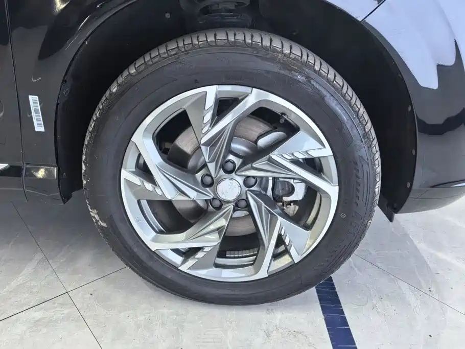 Hongqi Hongqi HS3 PHEV — миниатюра 6