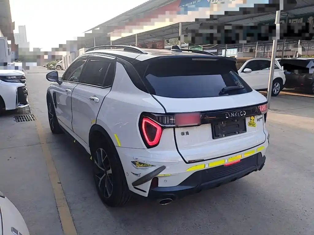 Lynk & Co 01 — миниатюра 5