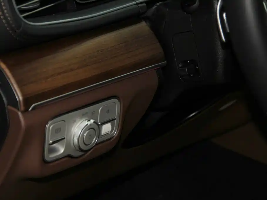 Mercedes-Benz GLE (Import) — миниатюра 21