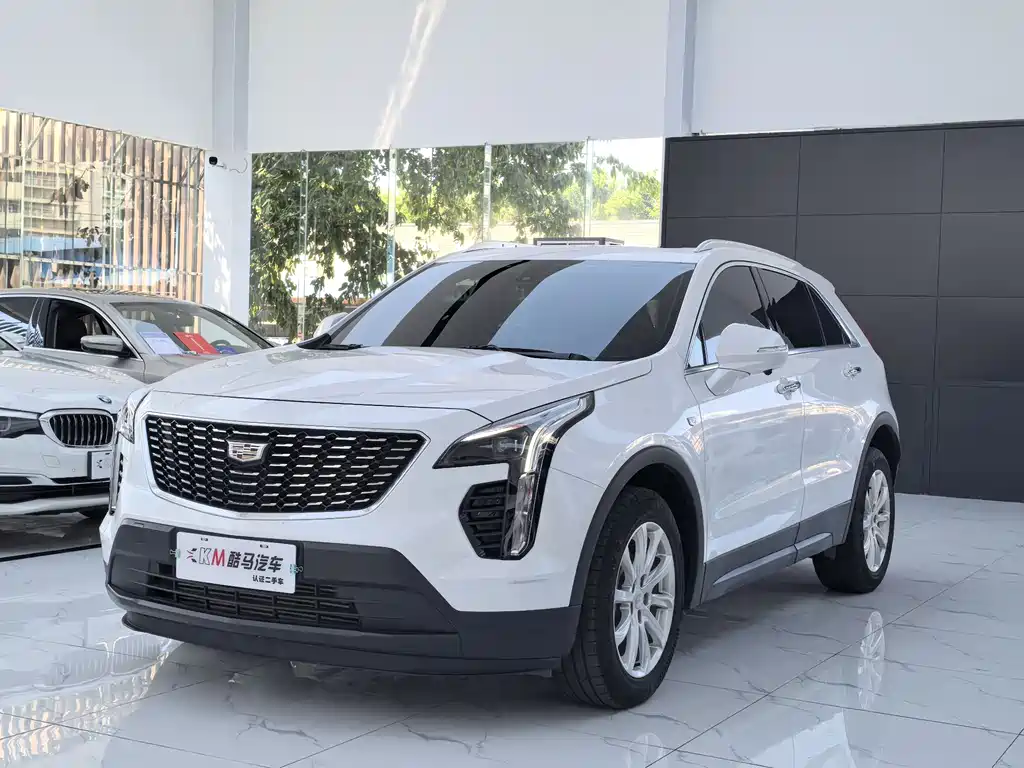 CADILLAC XT4
