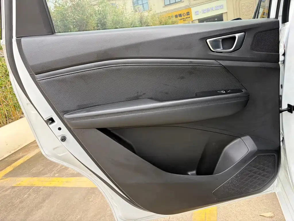 Wuling Jiachen — миниатюра 16