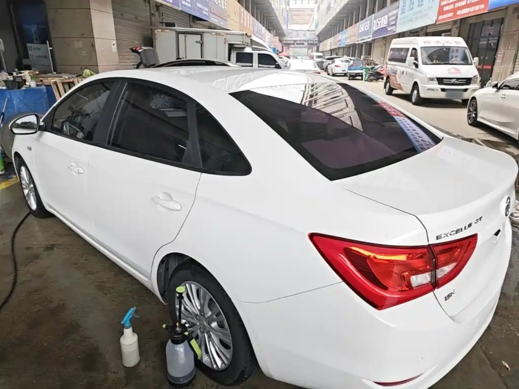 Buick Excelle — миниатюра 5