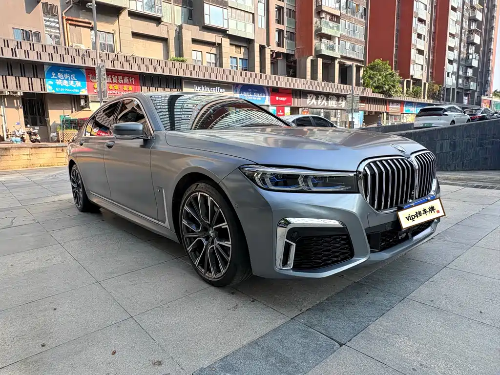 BMW 7 Series — миниатюра 3