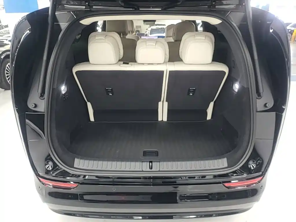 Li Auto Li MEGA — миниатюра 19