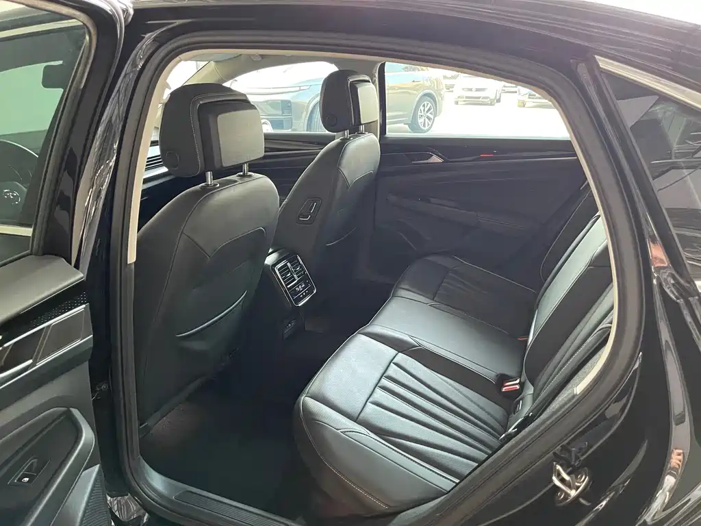 Volkswagen Passat — миниатюра 23