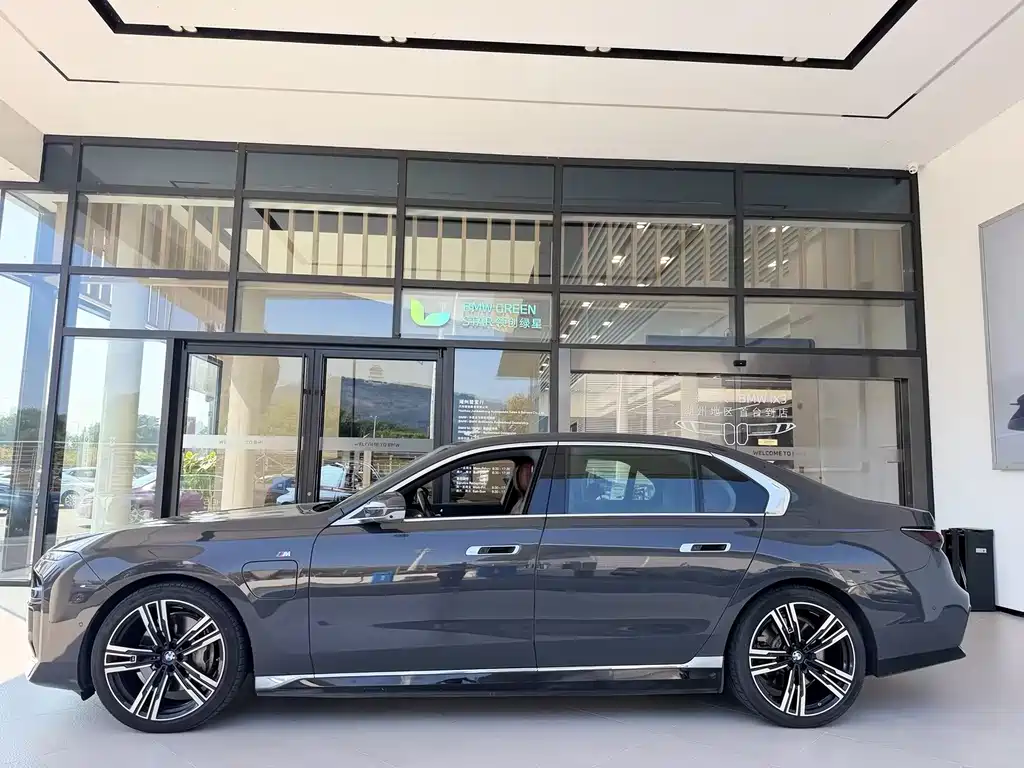 BMW i7 — миниатюра 2