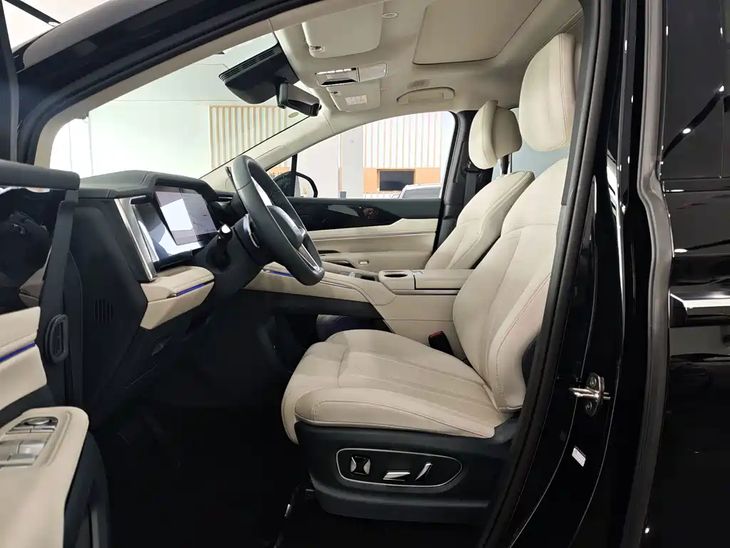 BYD Xia — миниатюра 6