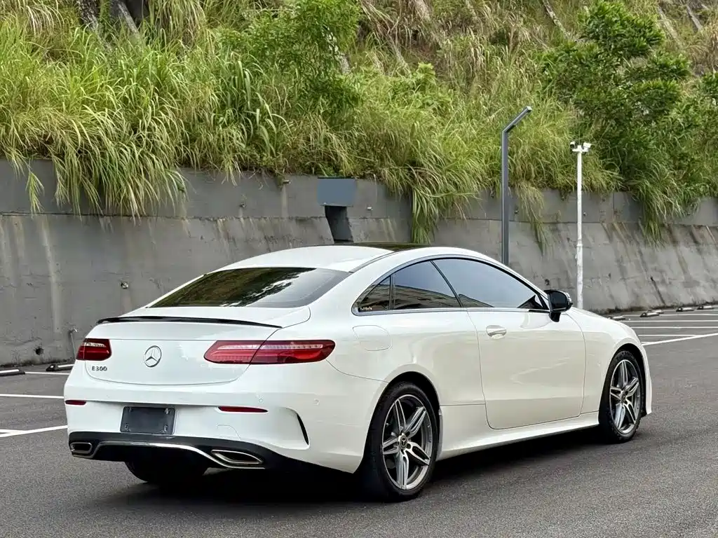 Mercedes-Benz E-Class (Import) — миниатюра 9