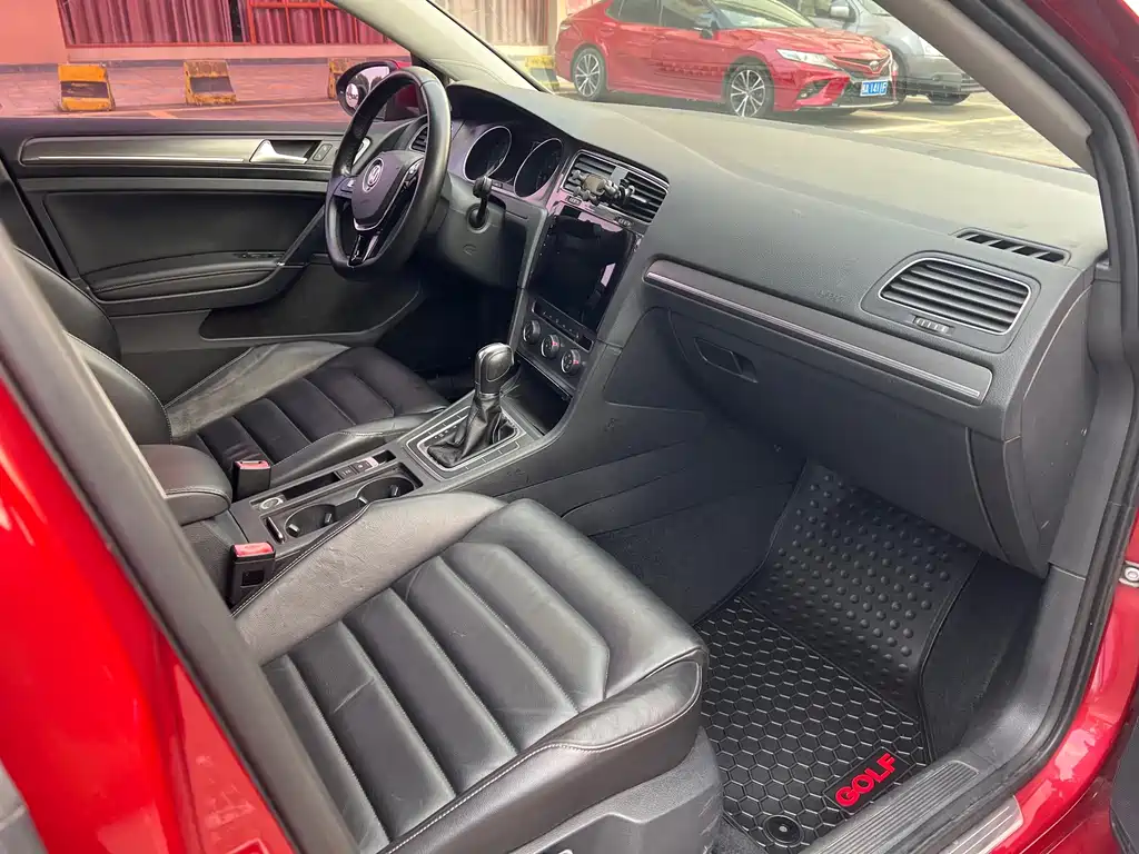 Volkswagen Golf — миниатюра 10