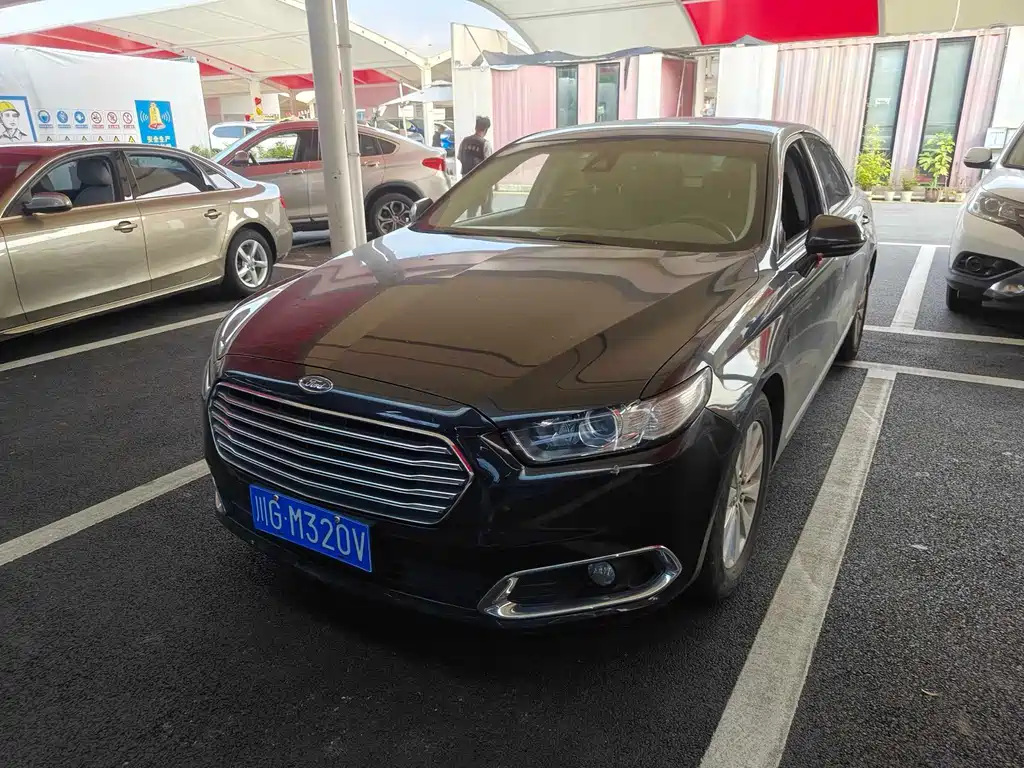 Ford Taurus
