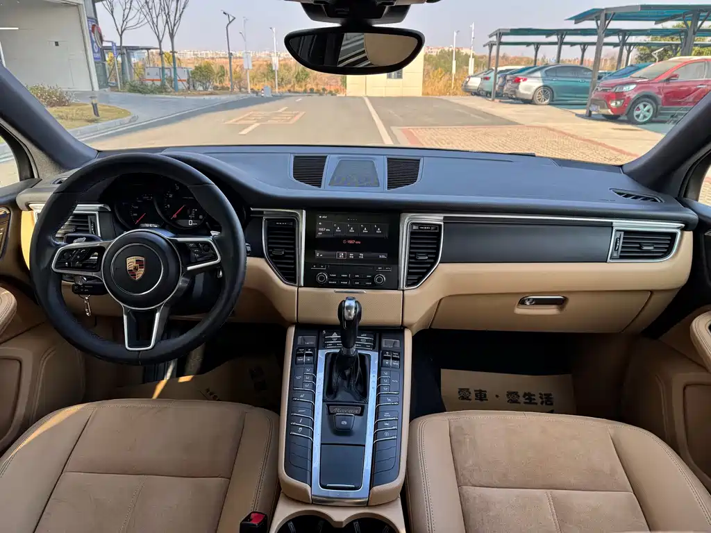 Porsche Macan — миниатюра 8