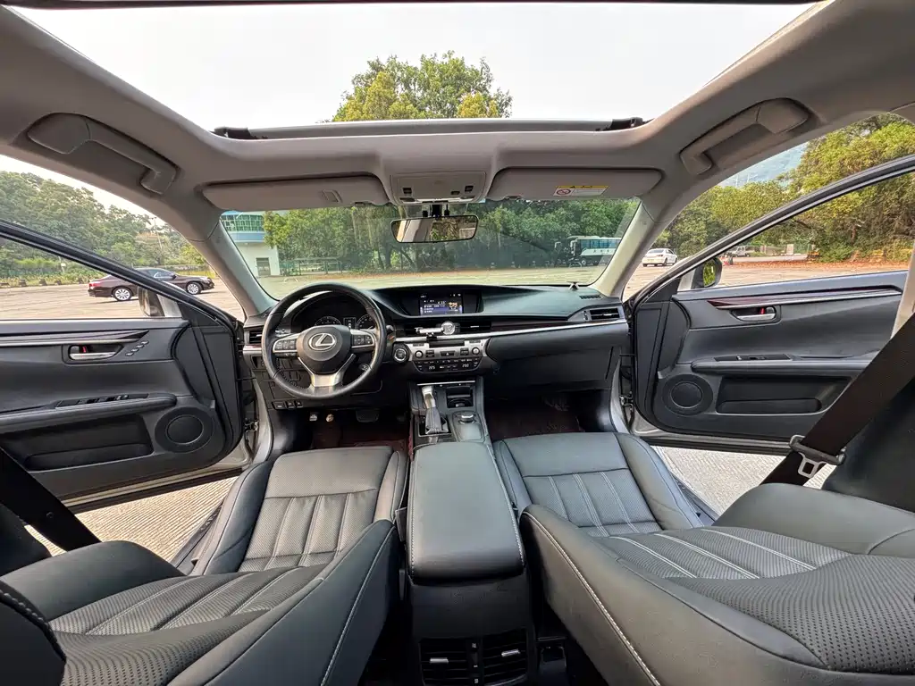 Lexus ES — миниатюра 11