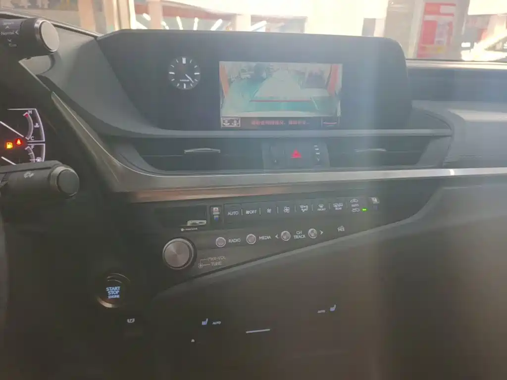 Lexus ES — миниатюра 13